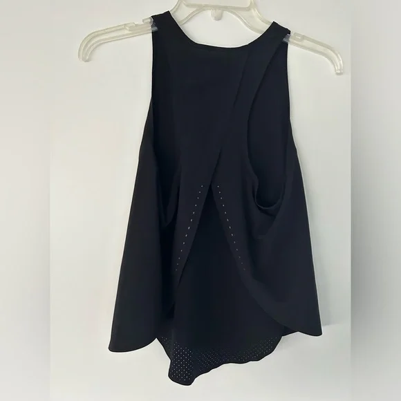 Lululemon fitness top, black, size 4 - Picture 4 of 5